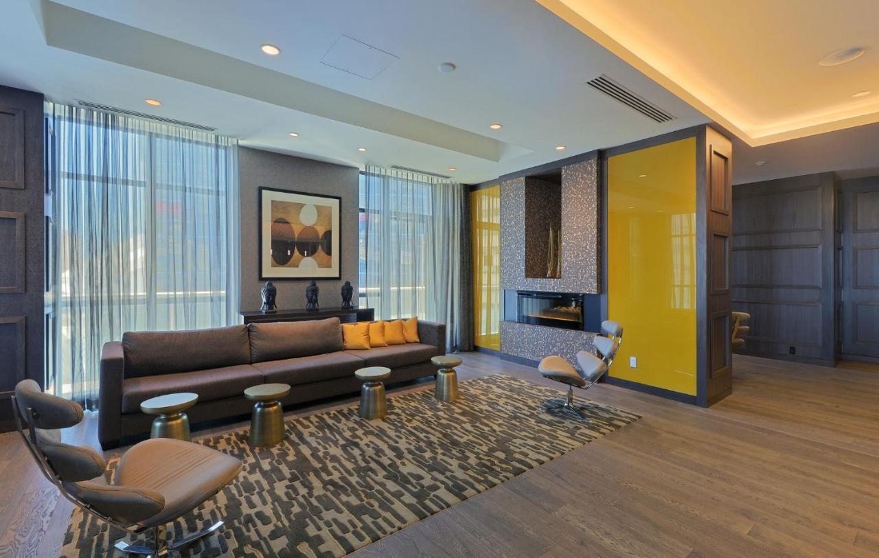 Delsuites - 300 Front Street - 30 Night Stays 5*