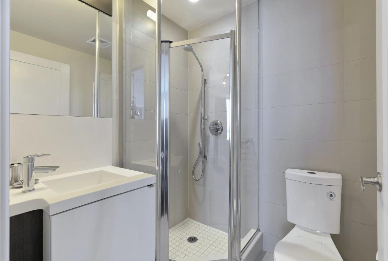 Hotel Delsuites - 300 Front Street - 30 Night Stays Toronto