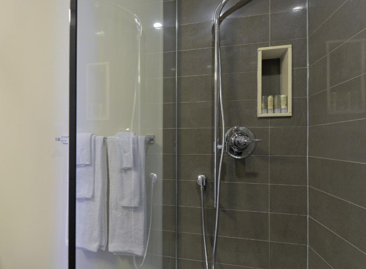 Delsuites - 300 Front Street - 30 Night Stays 5*
