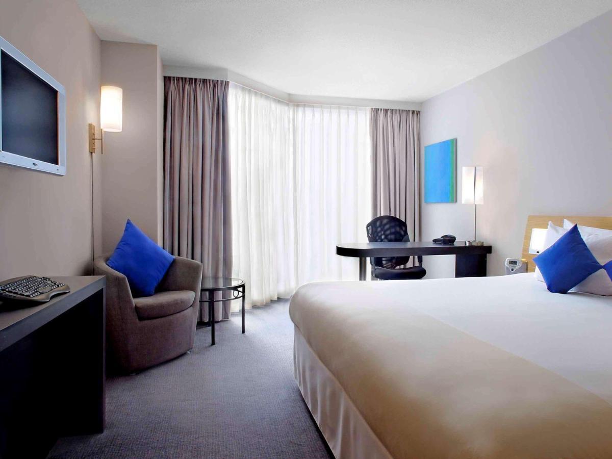 Novotel North York 3*