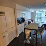 Downtown 2Bed Free Parking