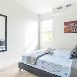 Modern 3Br Condo - Steps From High Park!