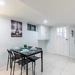 Pet-Friendly Suite In The Heart Of Trinity Bellwoods