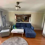 Cozy & Stylish 2 Bd In Midtown Toronto