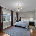 Luxury 4Br - Pool Table - 10 Min To Yorkdale Mall