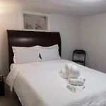 Tidy Private Rooms With Full Kitchen