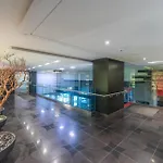 Modern 2-Bedroom Condo W Floor To Ceiling Windows