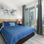 Simply Comfort Suites - One Plus Den Apartment With Scotiabank Arena View