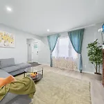 Close To Mall With Private Toilet, Free Wi-Fi And Parking