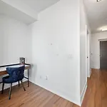 Stylish One Bedroom Suite - Entertainment District Toronto