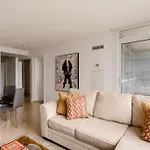 Stylish Downtown Lakeview Condo - One Free Parking