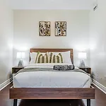 Fort York Suites - Cne