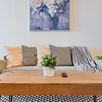 Fort York Suites - Cne