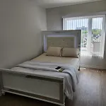 Modern Minimalist 2Bedroom Apartment