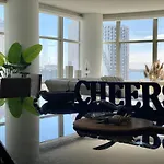 Elegant Cityview Condo In Toronto