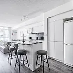 Designer 2Br Downtown Condo, Rogers Center