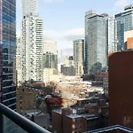 Downtown Condo With 2 Beds - Sleeps 3 By Yorkville