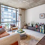 Spacious Corner Apartment Downtown Toronto
