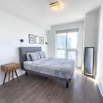 Lux 300 Front Suites Cn Tower View & Free Parking