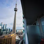 Lux 300 Front Suites Cn Tower View & Free Parking
