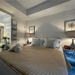 Toronto Bloor & Yonge Luxury Condo