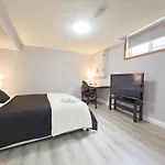 Simple & Budget Room Close To Utsc & Centennial