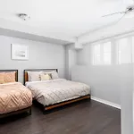 Two Story Loft W 2 Beds Close To Lakeshore