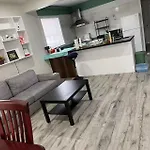 Ensuite Queen Room Sunshine & Convenience Near Finch Station