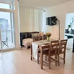 Downtown 1Br Apartment With Views Sleeps 4