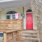 The Mitchell Haus-Style In The Heart Of Toronto