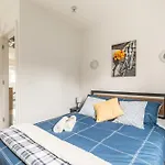 Trendy 2Br Suite Pet-Friendly Flat - Leslieville Toronto