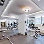 Cozy 1B Luxury Condo Heart Of Toronto