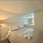 Perfect Location - Comfy Suite