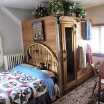 Inverness High Park Bed & Breakfast