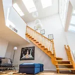 Luxurious Penthouse Duplex - Downtown Central