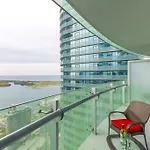Noel Suites - York And Simcoe St.