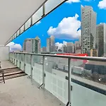 Deluxe Executive Suites - Front St - Multiple Suites Available