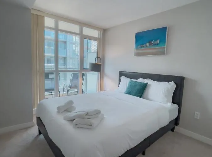 Downtown 2Bed Free Parking