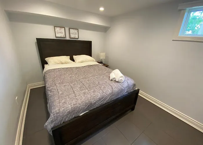 Yonge And Finch Subway !U Spacious & Cozy Private Bdr With Shared Bathroom
