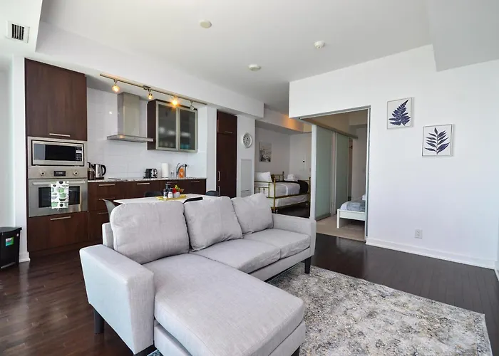 Downtown Toronto Condo Near Cn Tower, Union Station, Scotiabank Arena,Rogers Centre