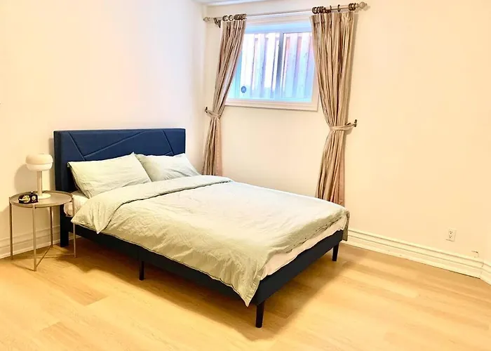 Cozy 2-Bed Private Suite In Toronto