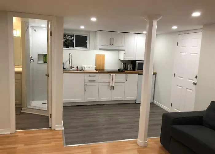 Entire Suite: Private Basement Studio Apartment!