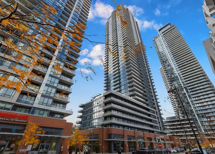 *Luxury 2Br-2Ba, High Floor, Unobstructed Lake View*