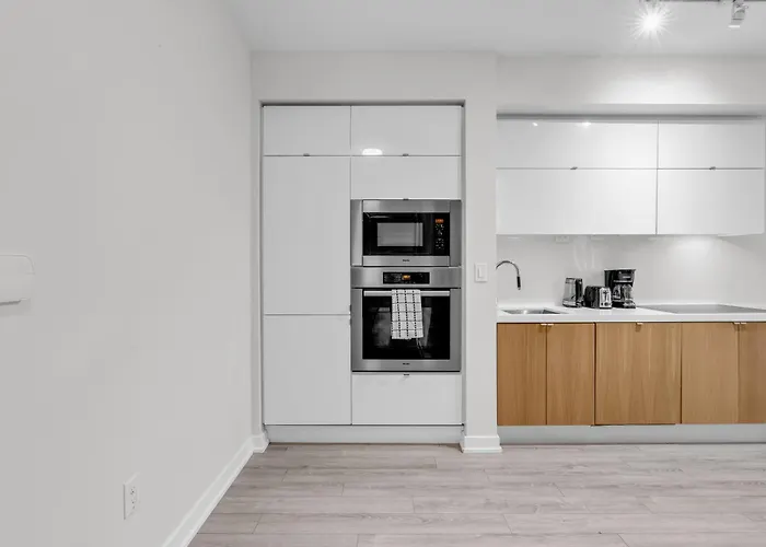 Spadina Modern Suites
