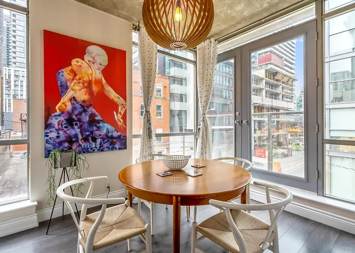 Spacious Corner Apartment Downtown Toronto