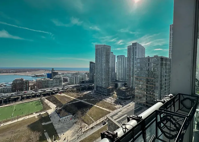 Comfy Suites 2 Beds Lakeview Cn Tower Free Parking
