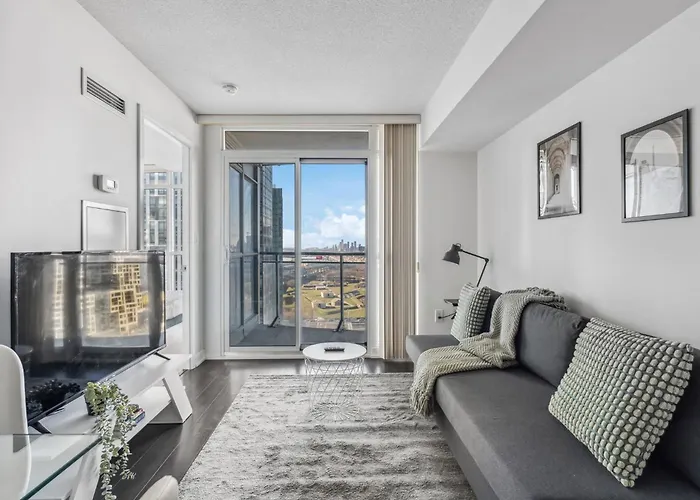 Elegant Condo, Toronto Views , Cityplace Downtown