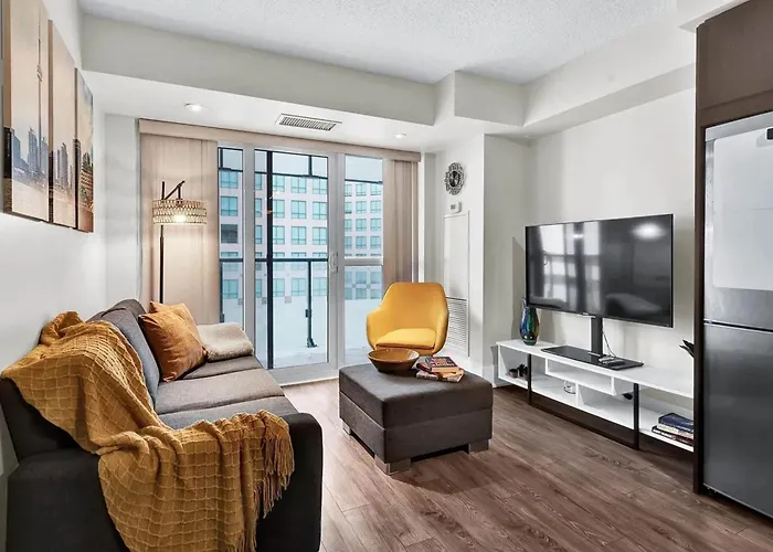 The Ellios Suites - In Downtown Toronto, Opposite Cn Tower & Rogers Centre
