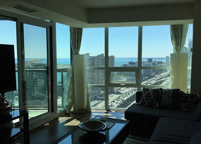 Condo Overlooking Cn Tower, Rogers, Islands