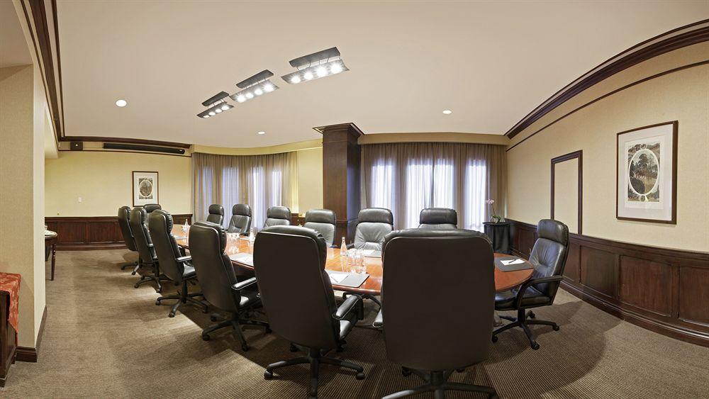 Delta By Marriott East Hotel 4*